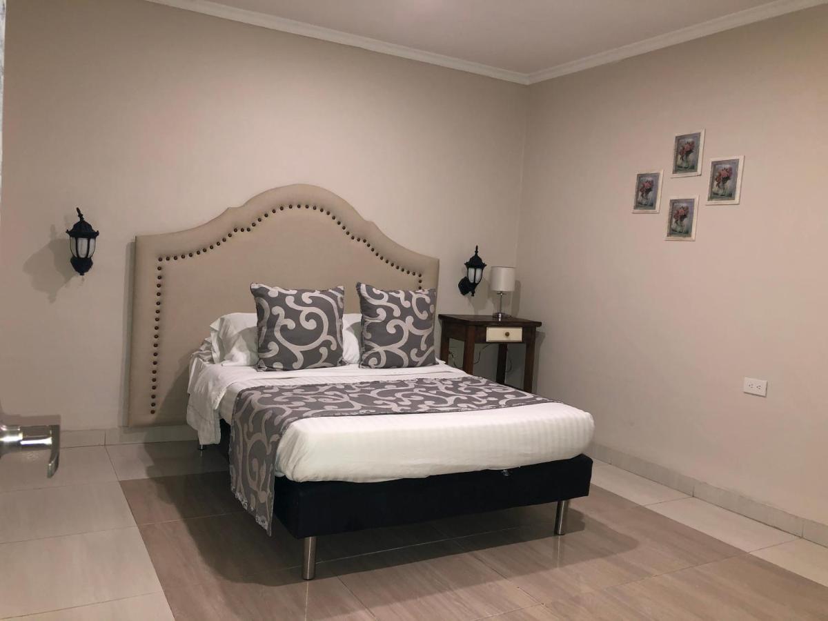 Galeria La Trinidad 3*